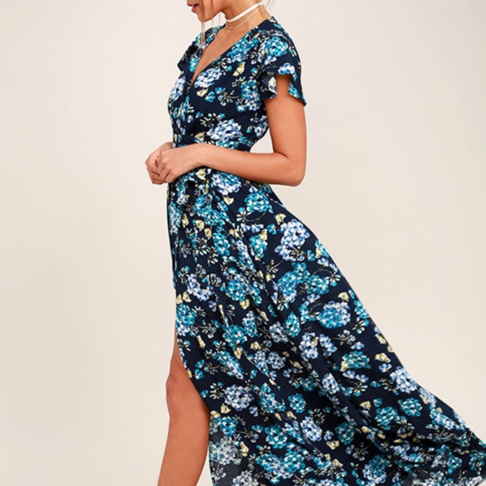 NWT!! Lulus floral dress.